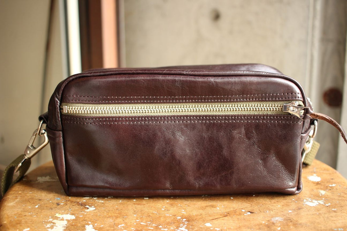 Rainbow Country / Leather Shoulder Pouch (RCL-60017,SEAL