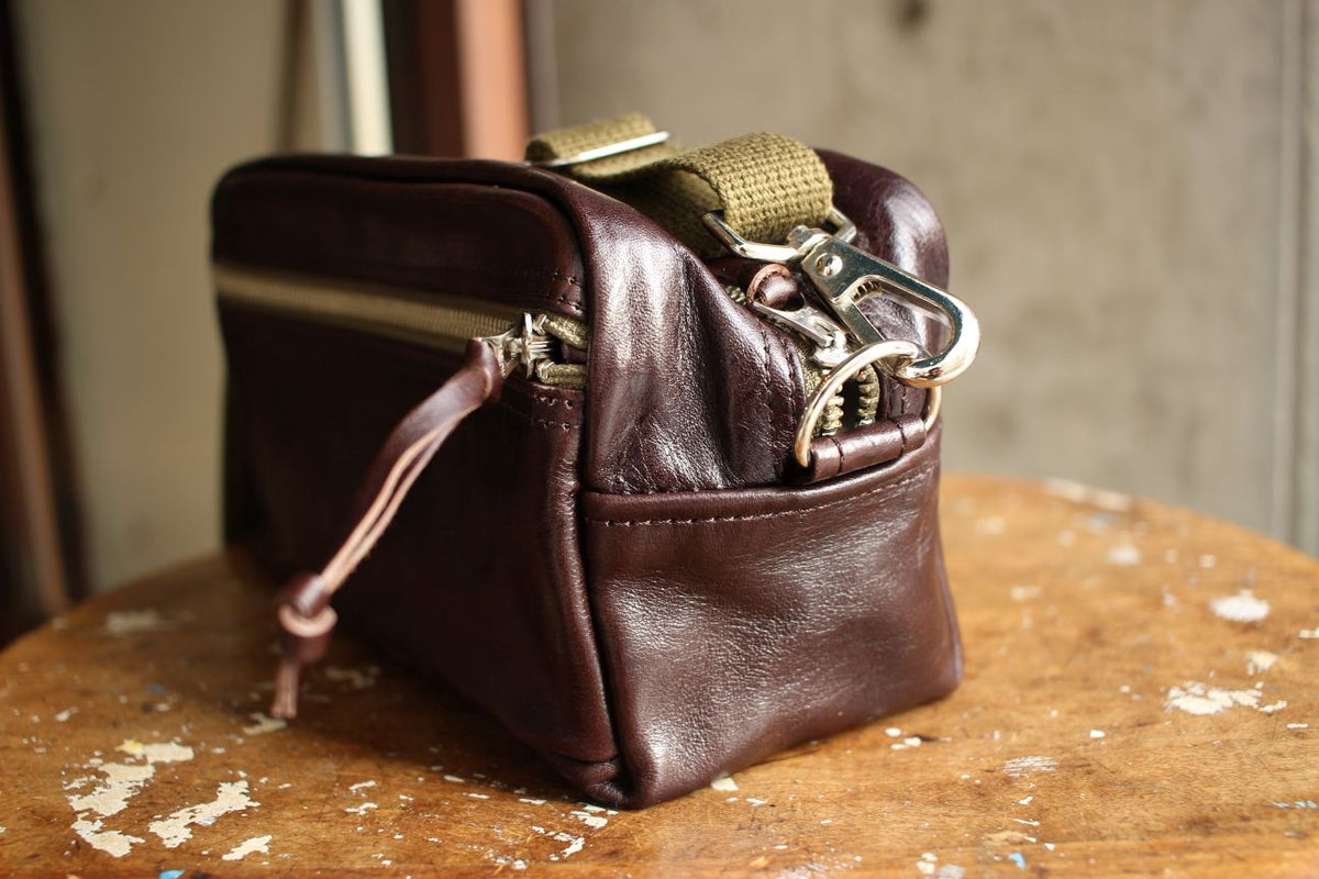 バッグ RAINBOW COUNTRY LEATHER SHOULDER POUCH Rainbow Country / Leather Shoulder Pouch (RCL-60017,BLACK