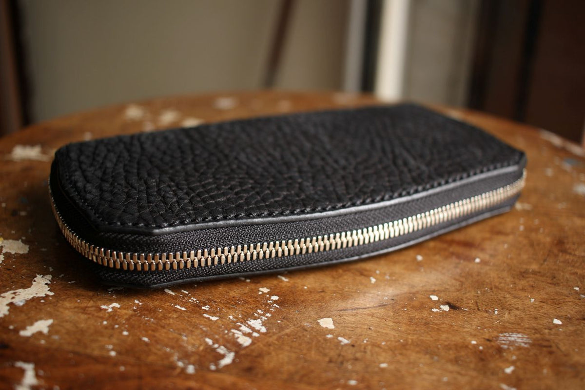 マニフォールド　ROUND FASTENER WALLET MANIFOLD / ROUND FASTENER WALLET (MW-11 CDK,NAVY) – McFly