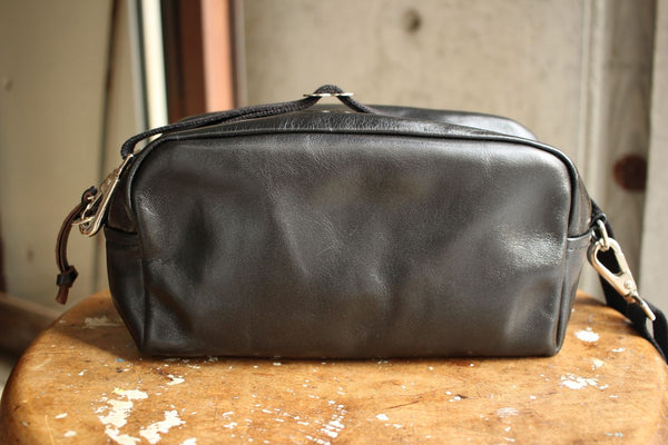 Rainbow Country / Leather Shoulder Pouch (RCL-60017,BLACK