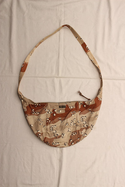 COLIMBO / LUNA PARK HALF-MOON BAG (ZX-0702,CHOCOLATE CHIP CAMO)